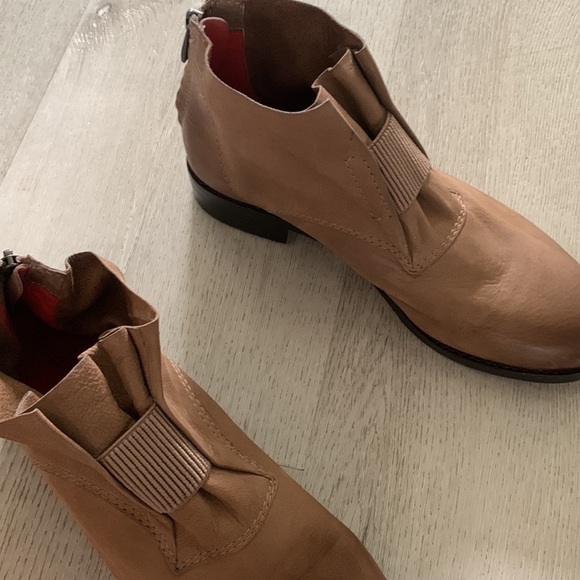 M Maccari shoes leather boots size 39 tan brown ruched distressed zipper NWOT - Picture 10 of 16